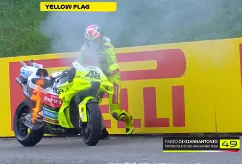 F.Giannantonio en feu sur le bord de piste