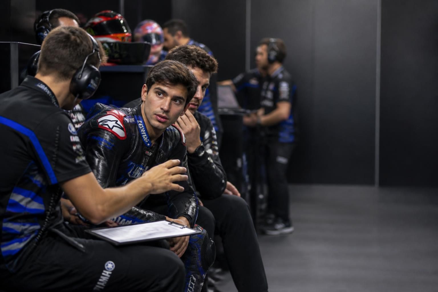 découvrez comment yamaha prépare activement l'arrivée de jorge martín afin d'assurer une intégration en douceur dans son équipe et maximiser ses performances dès le début.