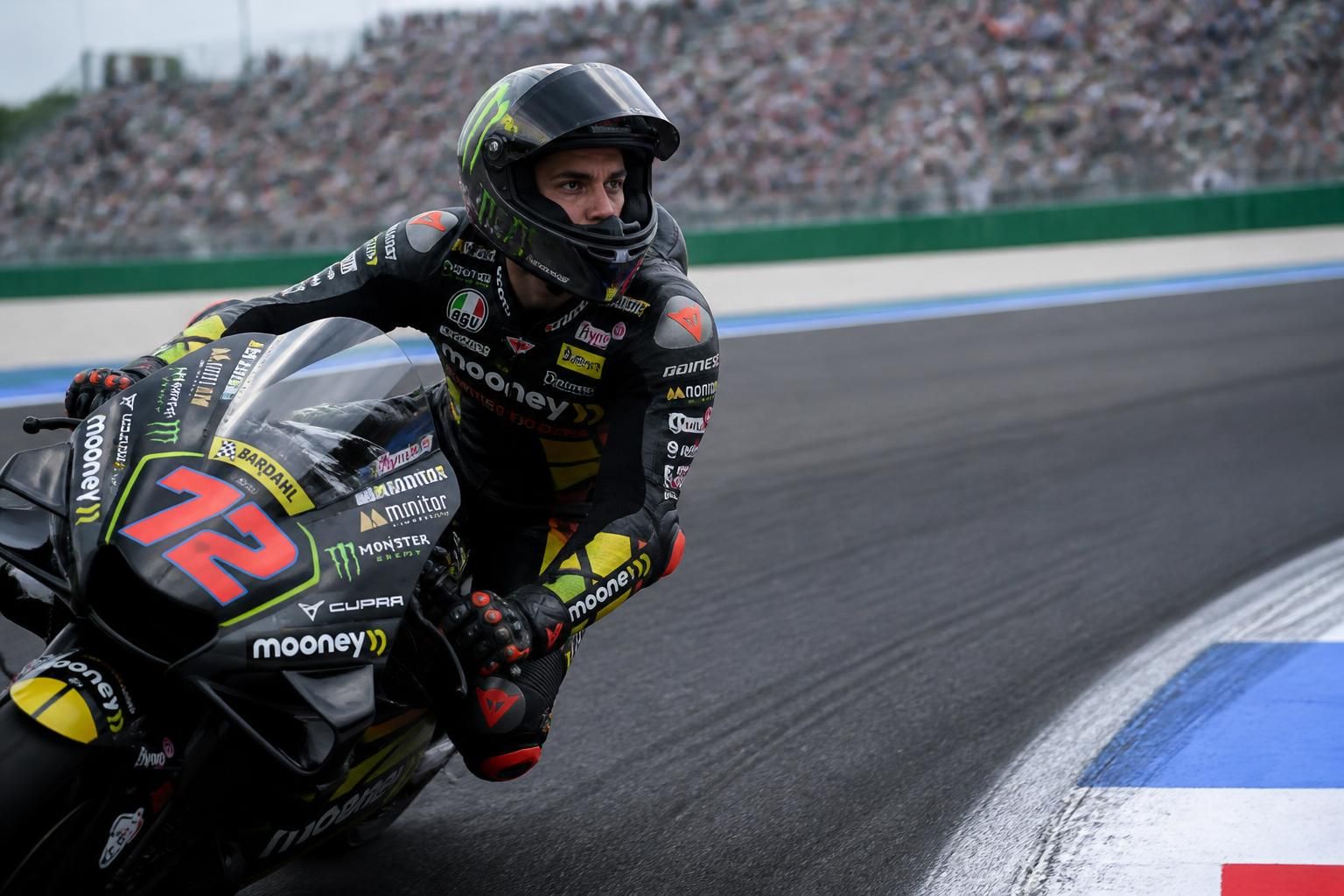 marco bezzecchi revient sur la piste de misano, déterminé à préparer un comeback spectaculaire lors du grand prix de silverstone.