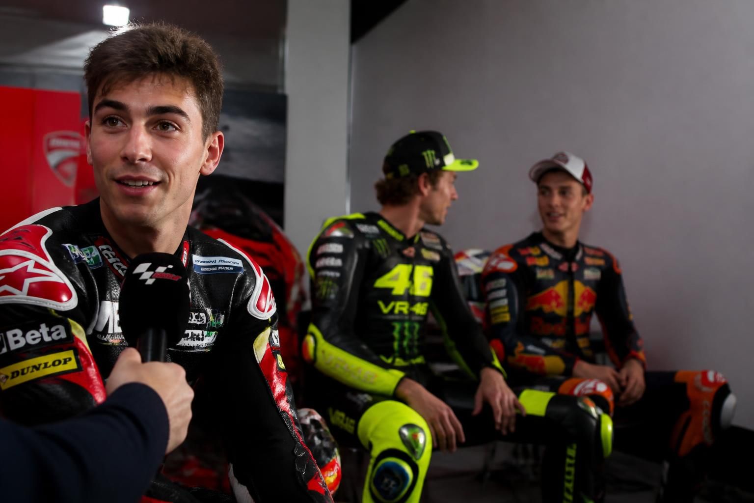 fermin aldeguer partage des confidences exclusives sur valentino rossi, pedro acosta et son expérience avec ducati dans le monde du vr46.