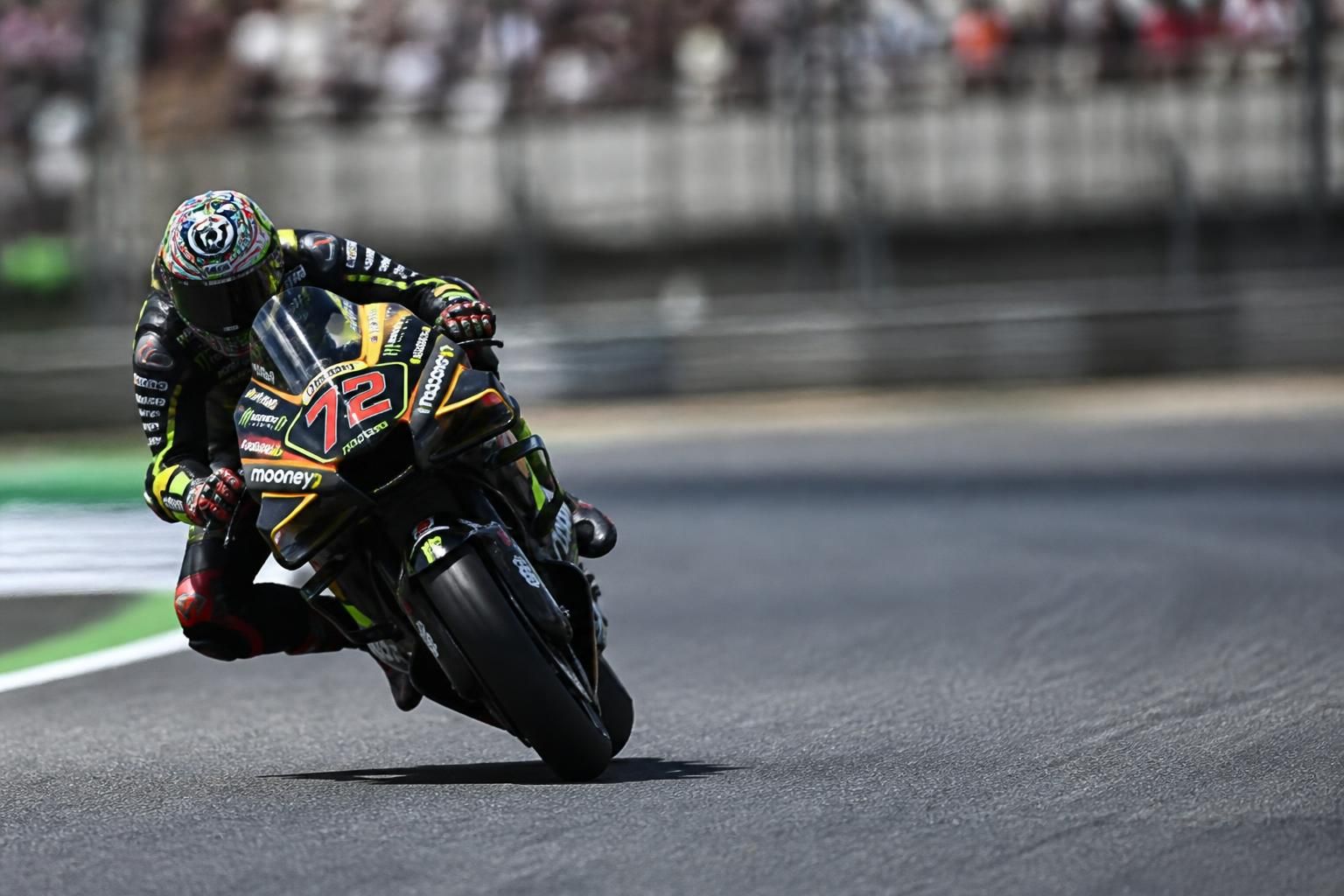 découvrez les ambitions de bezzecchi, qui se sent encore un peu loin du top mais prêt à retrouver la lutte pour la victoire dans les prochaines courses.