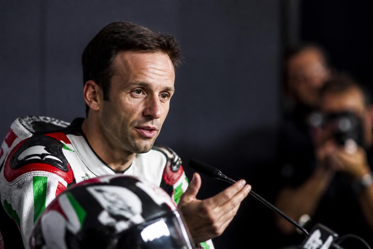 découvrez la date officielle du retour tant attendu de johann zarco en motogp, une annonce qui ravit ses fans et promet une saison pleine d'action.