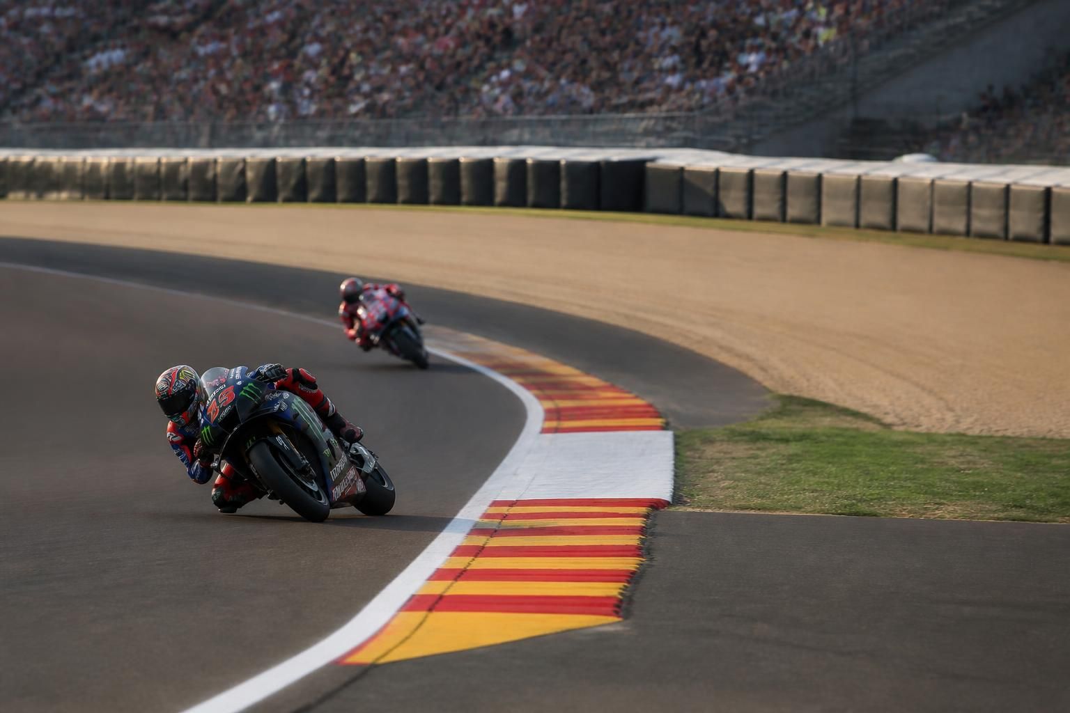 adélaïde saluée par le motogp comme l'un des circuits les plus sécurisés au monde, garantissant des courses passionnantes et une protection optimale des pilotes.