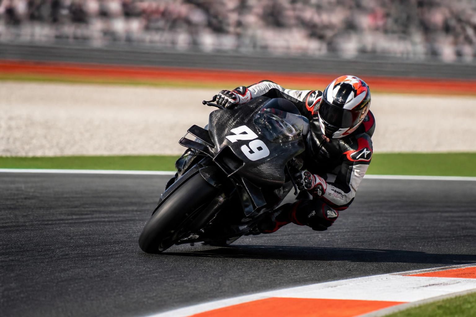 ai ogura fait sensation dĂšs son retour en course, offrant une performance surprenante et impressionnante dĂšs les premiers instants.