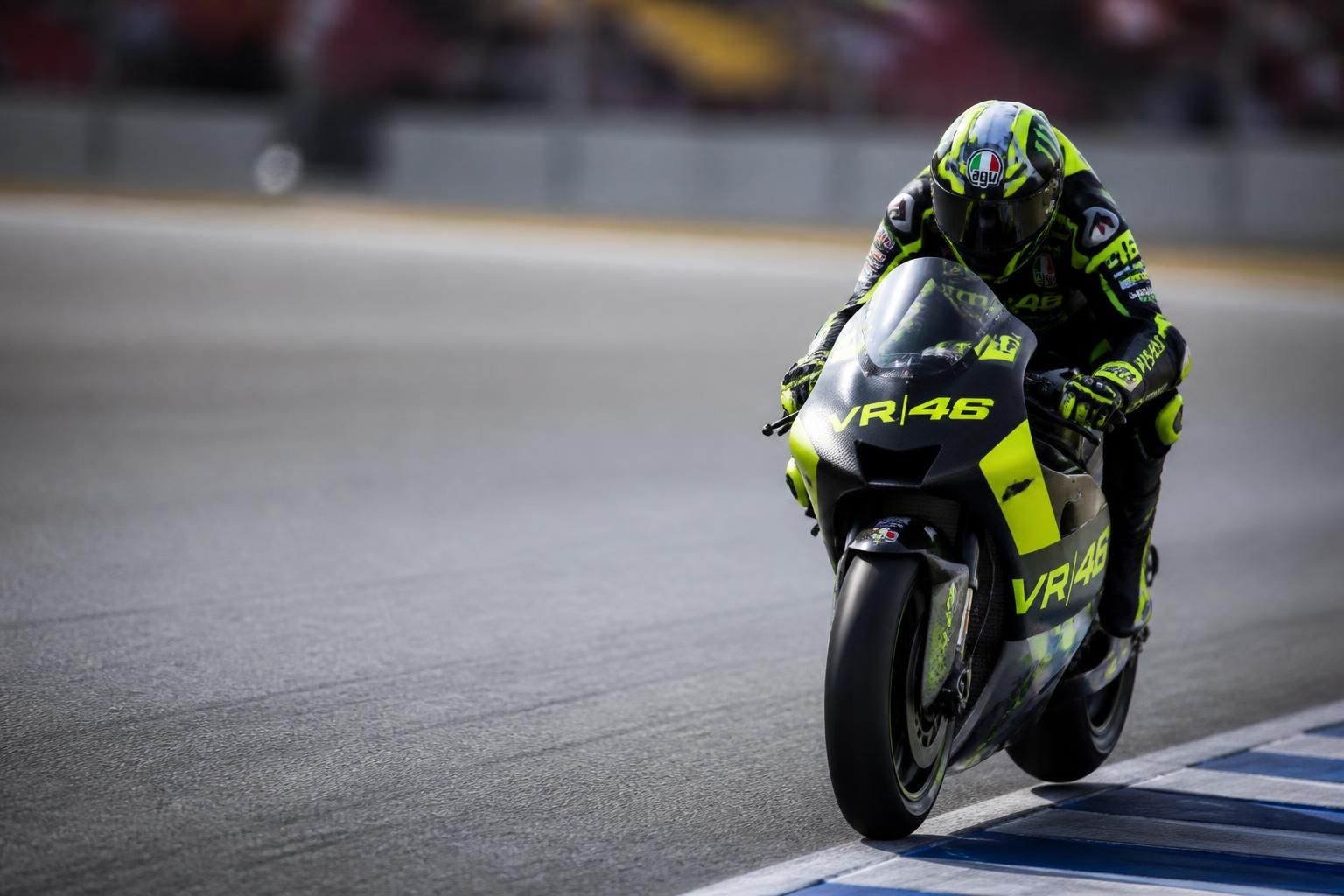 découvrez l'arrivée de bulega chez vr46, marquant un retour aux racines prometteur pour le nouveau pilote motogp. une étape clé pour sa carrière dans le championnat mondial.