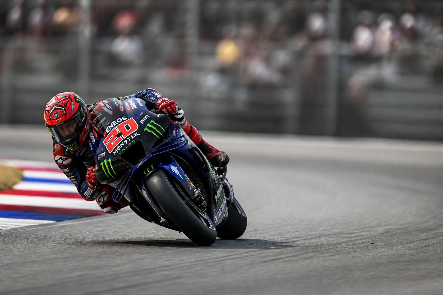 découvrez l'avenir de fabio quartararo en motogp après la signature d'un contrat clé marquant une étape majeure dans sa carrière.