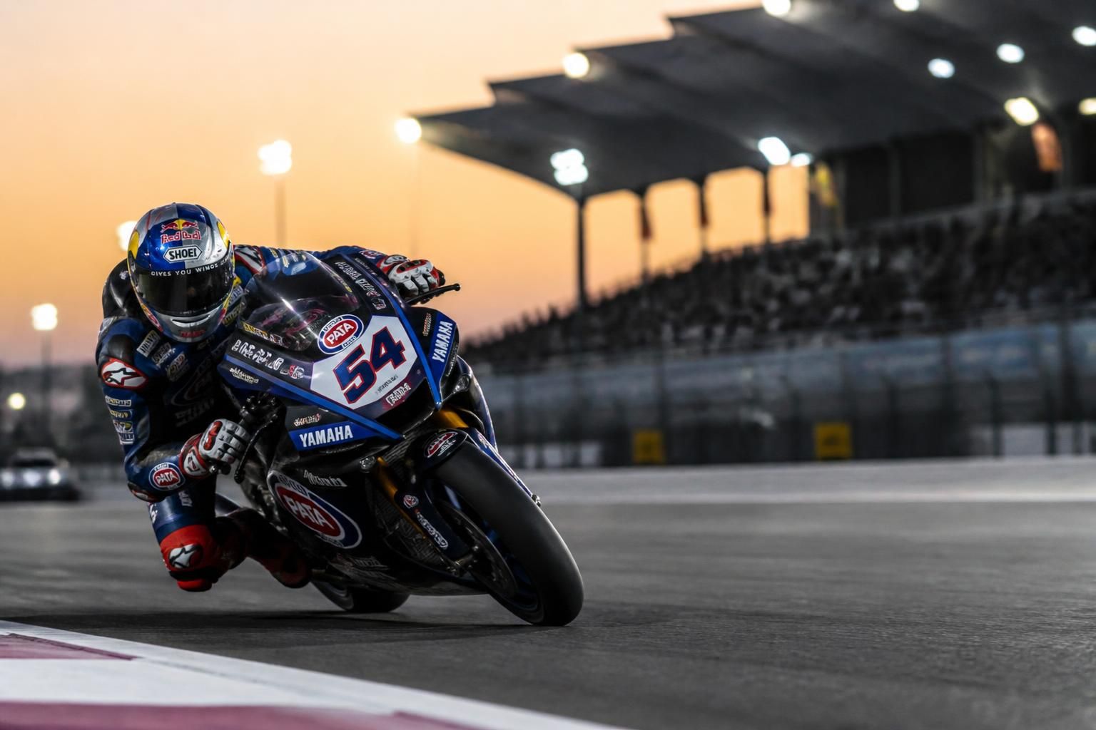 découvrez comment toprak razgatlioglu envoie un signal fort en motogp et pousse yamaha à envisager un pari audacieux pour la prochaine saison.