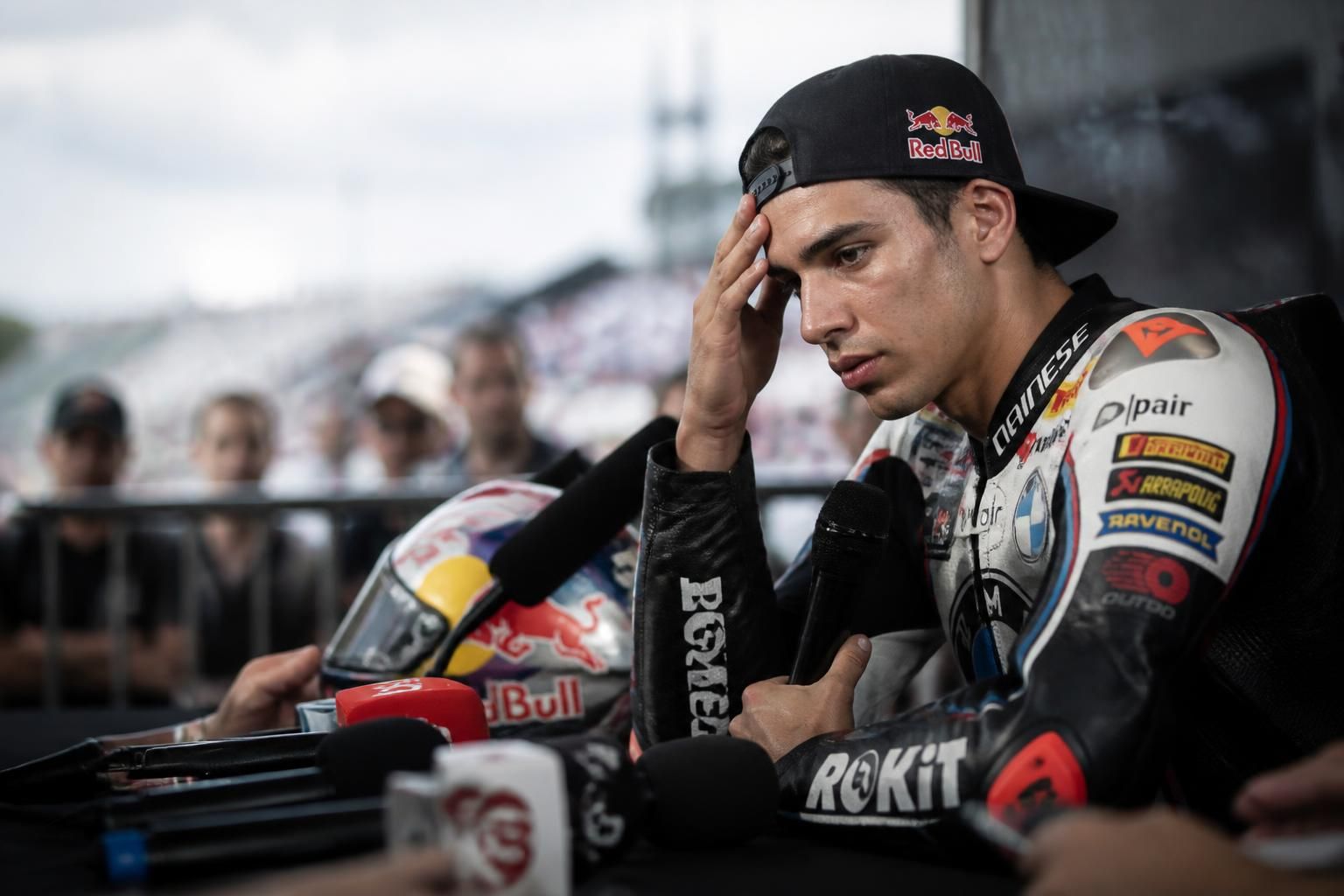 razgatlioglu avoue être submergé par l'énorme quantité d'informations en motogp, soulignant les défis de suivre ce sport en constante évolution.