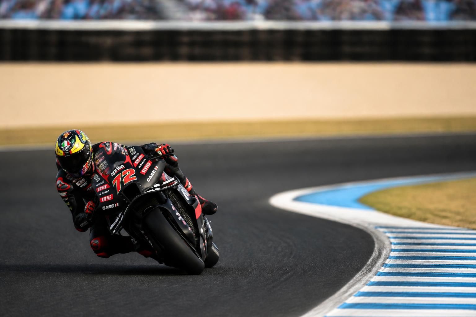 lors du gp d'australie à phillip island, bezzecchi s'impose lors des essais, tandis qu'aprilia réalise une performance impressionnante, annonçant une course passionnante.